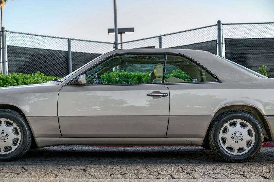 1993 Mercedes-Benz W124 E-Class - Image 13 of 31