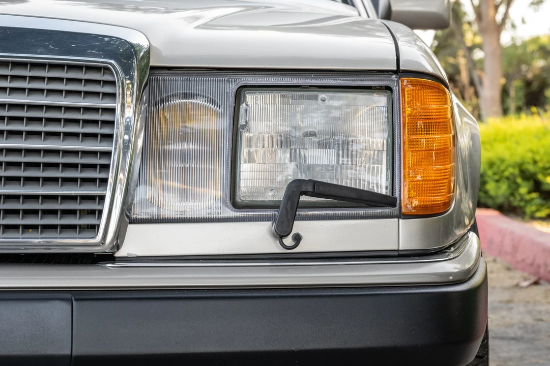 1993 Mercedes-Benz W124 E-Class - Image 16 of 31