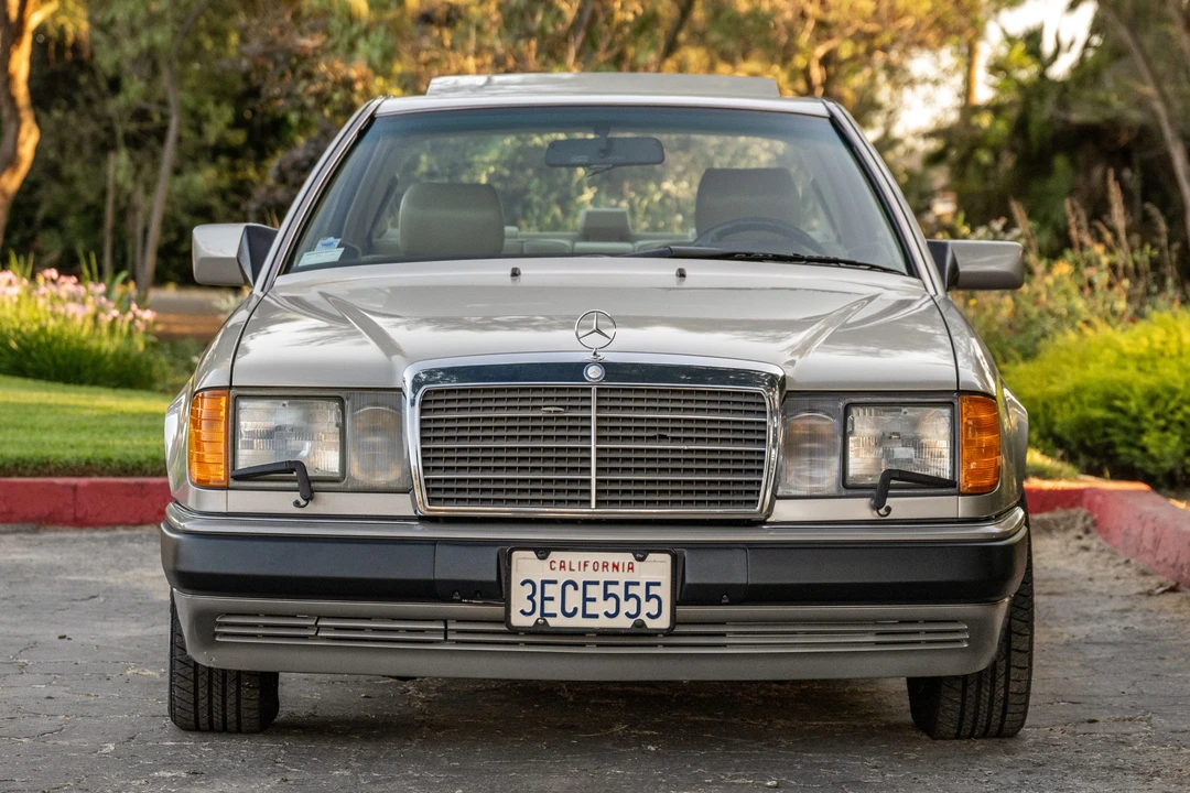 1993 Mercedes-Benz W124 E-Class - Image 3 of 31