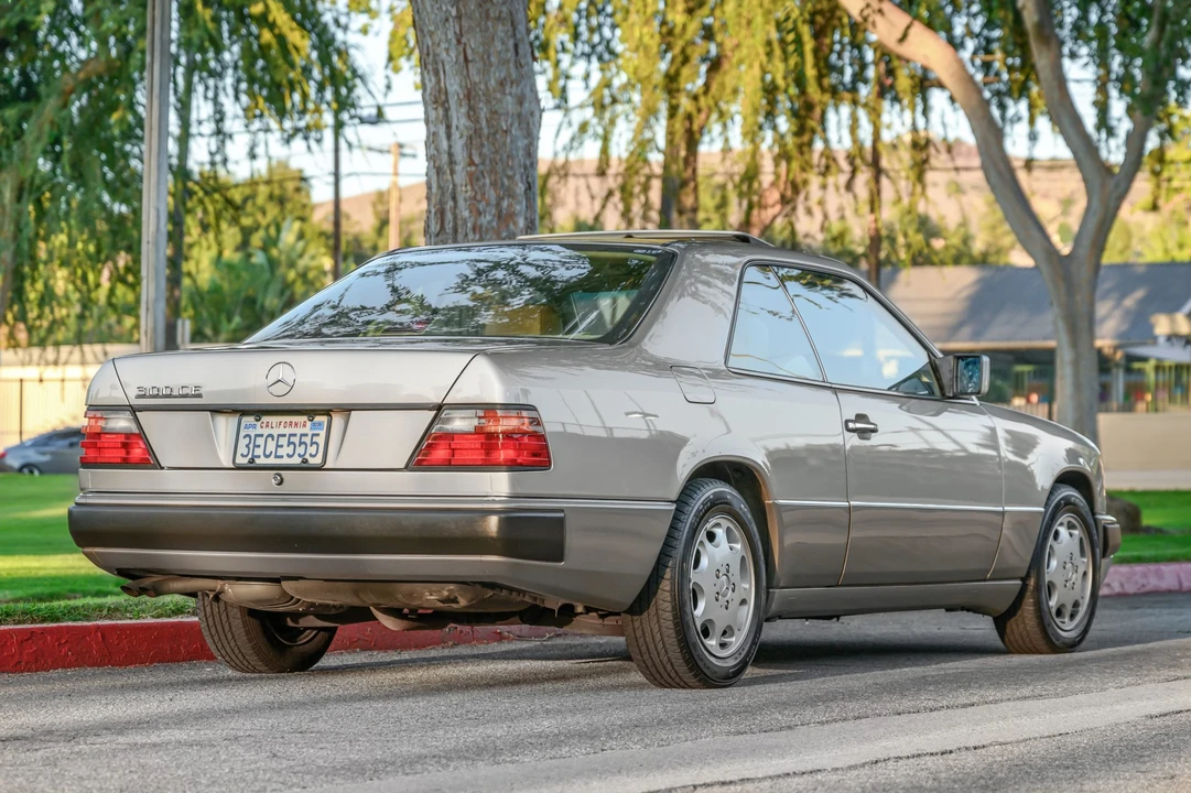1993 Mercedes-Benz W124 E-Class - Image 5 of 31