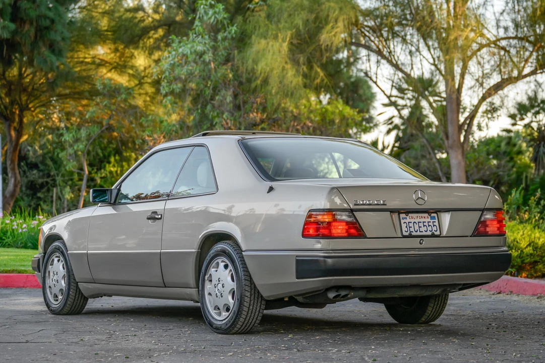 1993 Mercedes-Benz W124 E-Class - Image 7 of 31