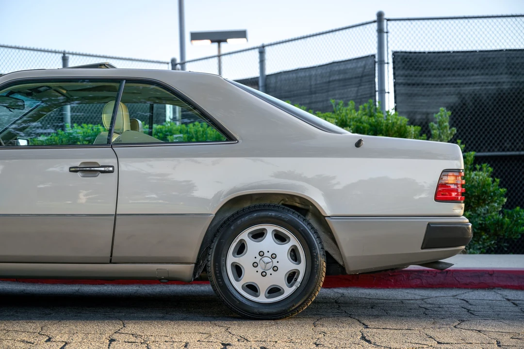 1993 Mercedes-Benz W124 E-Class - Image 12 of 31