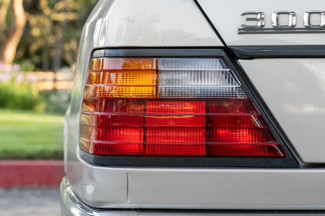 1993 Mercedes-Benz W124 E-Class - Image 20 of 31