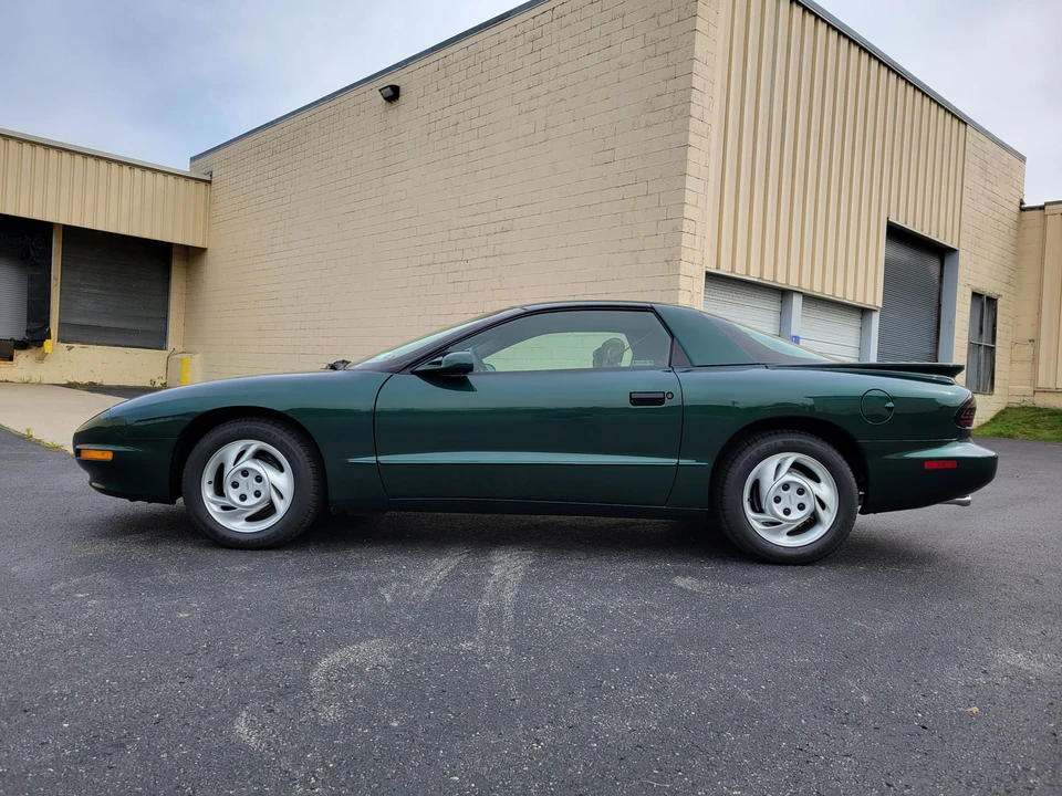 1993 Pontiac Firebird 4th Gen - Image 15 of 31