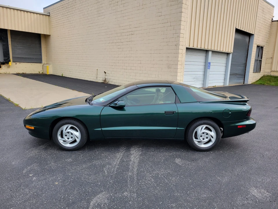 1993 Pontiac Firebird 4th Gen - Image 14 of 31