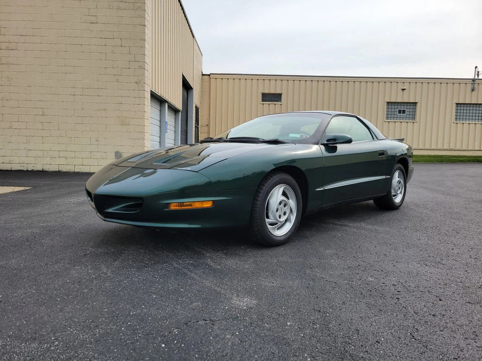 1993 Pontiac Firebird 4th Gen - Image 17 of 31