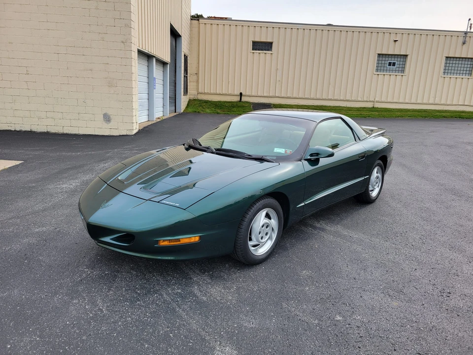 1993 Pontiac Firebird 4th Gen - Image 16 of 31