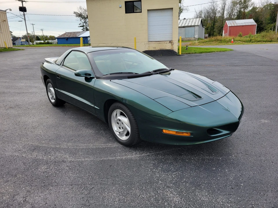 1993 Pontiac Firebird 4th Gen - Image 3 of 31