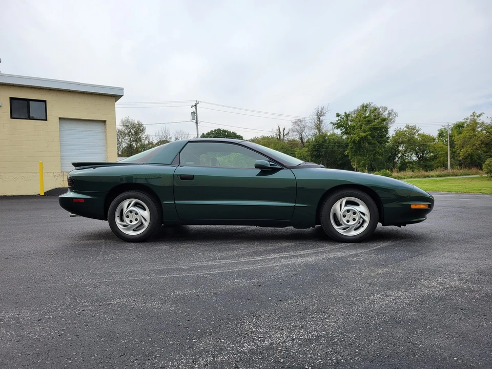 1993 Pontiac Firebird 4th Gen - Image 5 of 31