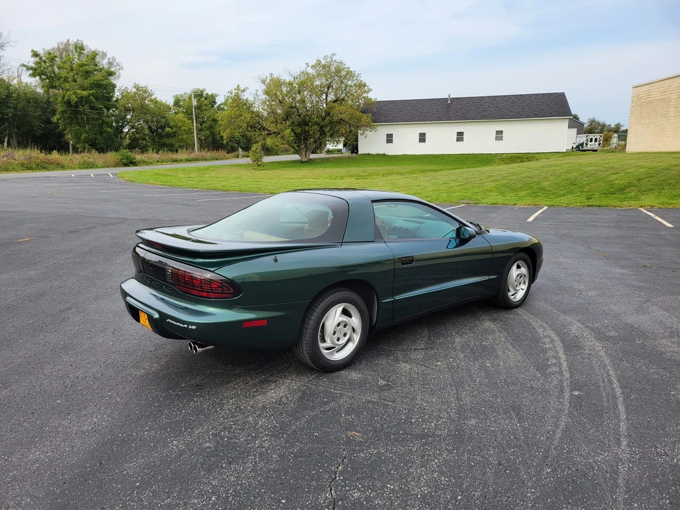 1993 Pontiac Firebird 4th Gen - Image 6 of 31
