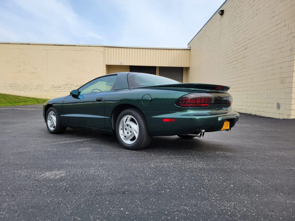 1993 Pontiac Firebird 4th Gen - Image 13 of 31