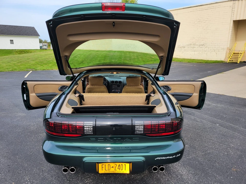 1993 Pontiac Firebird 4th Gen - Image 11 of 31