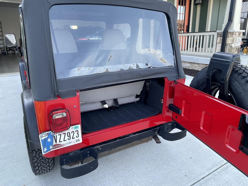 1994 Jeep YJ Wrangler - Image 18 of 31