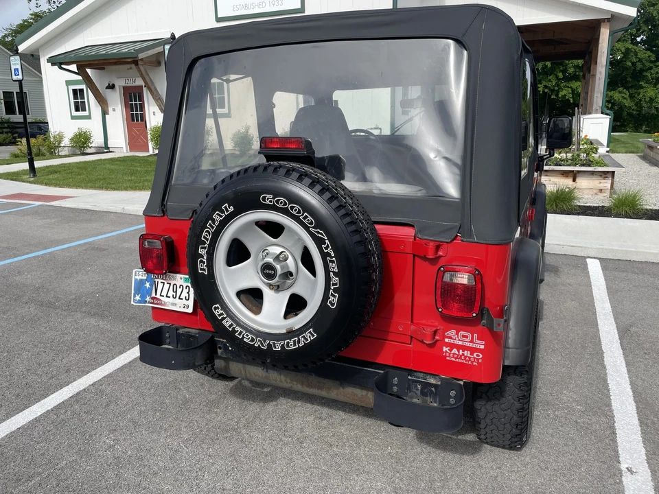 1994 Jeep YJ Wrangler - Image 11 of 31