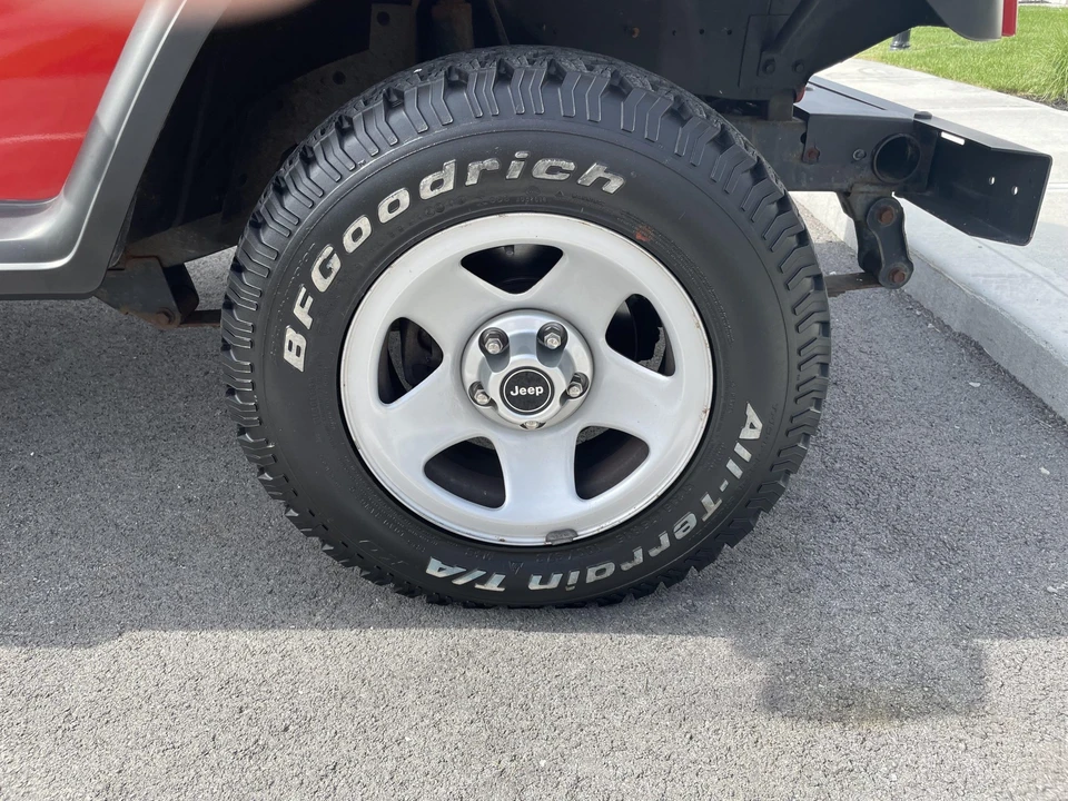 1994 Jeep YJ Wrangler - Image 23 of 31