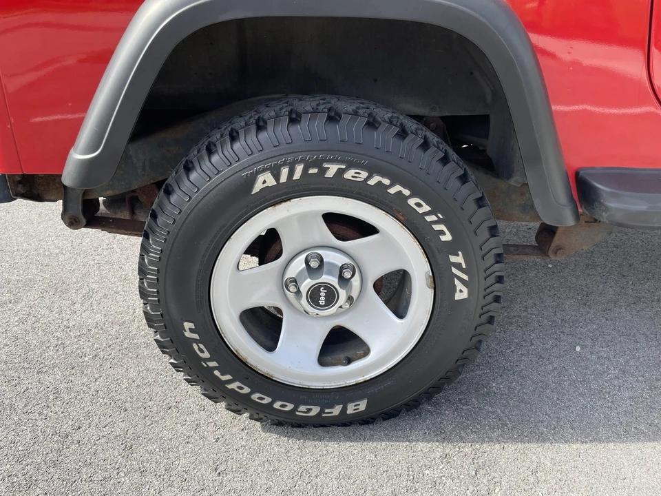1994 Jeep YJ Wrangler - Image 24 of 31