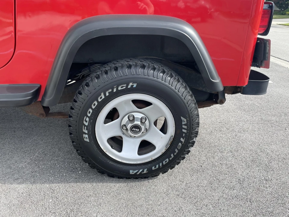 1994 Jeep YJ Wrangler - Image 26 of 31