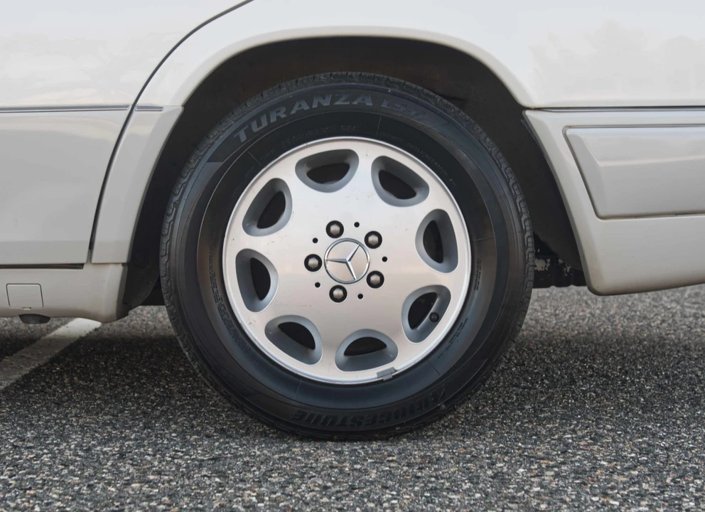 1994 Mercedes-Benz W124 E-Class - Image 20 of 31