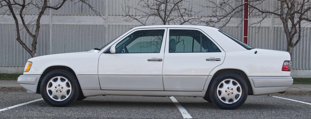 1994 Mercedes-Benz W124 E-Class - Image 11 of 31