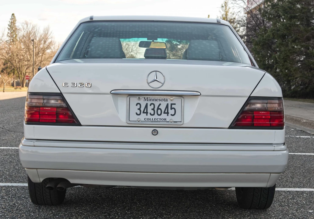1994 Mercedes-Benz W124 E-Class - Image 15 of 31