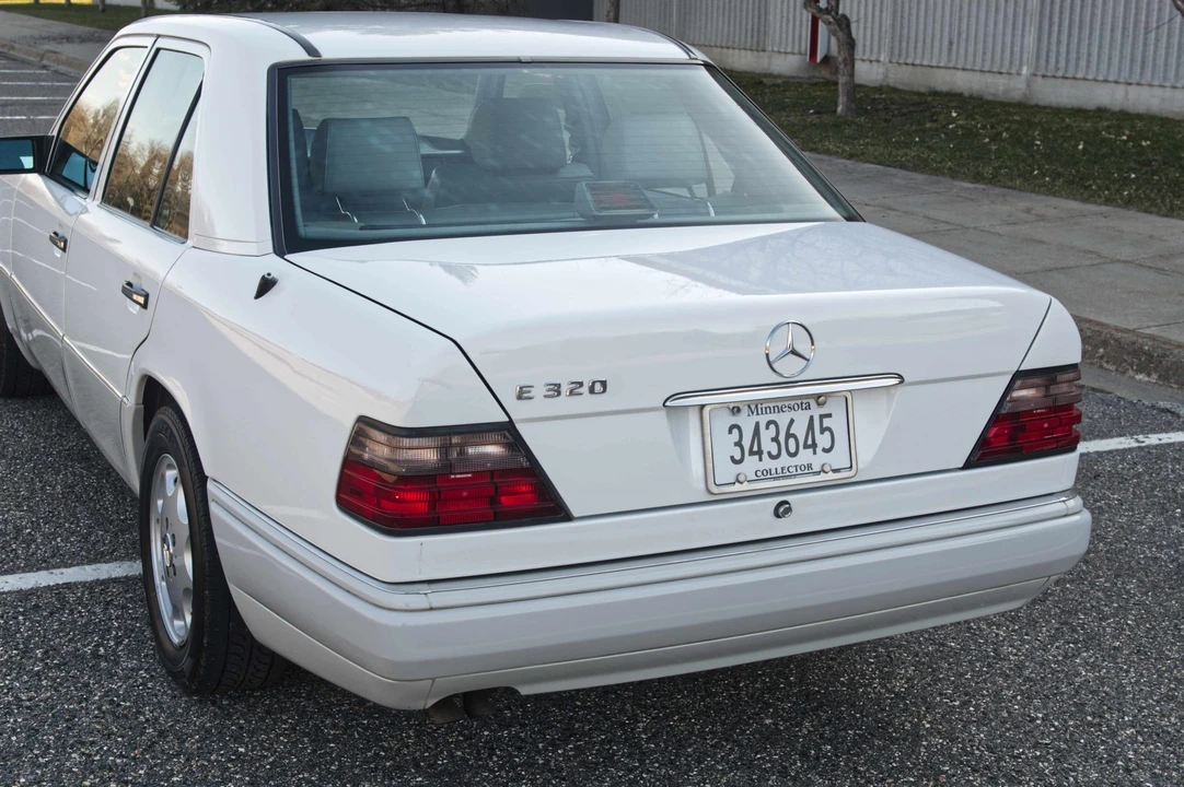 1994 Mercedes-Benz W124 E-Class - Image 14 of 31