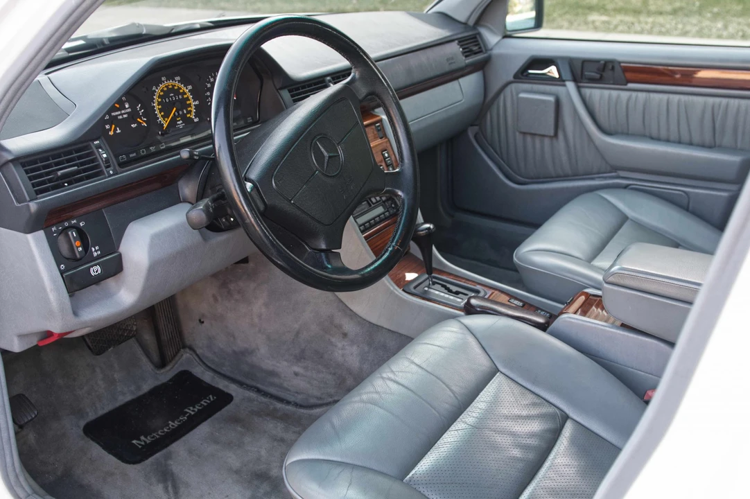 1994 Mercedes-Benz W124 E-Class - Image 26 of 31