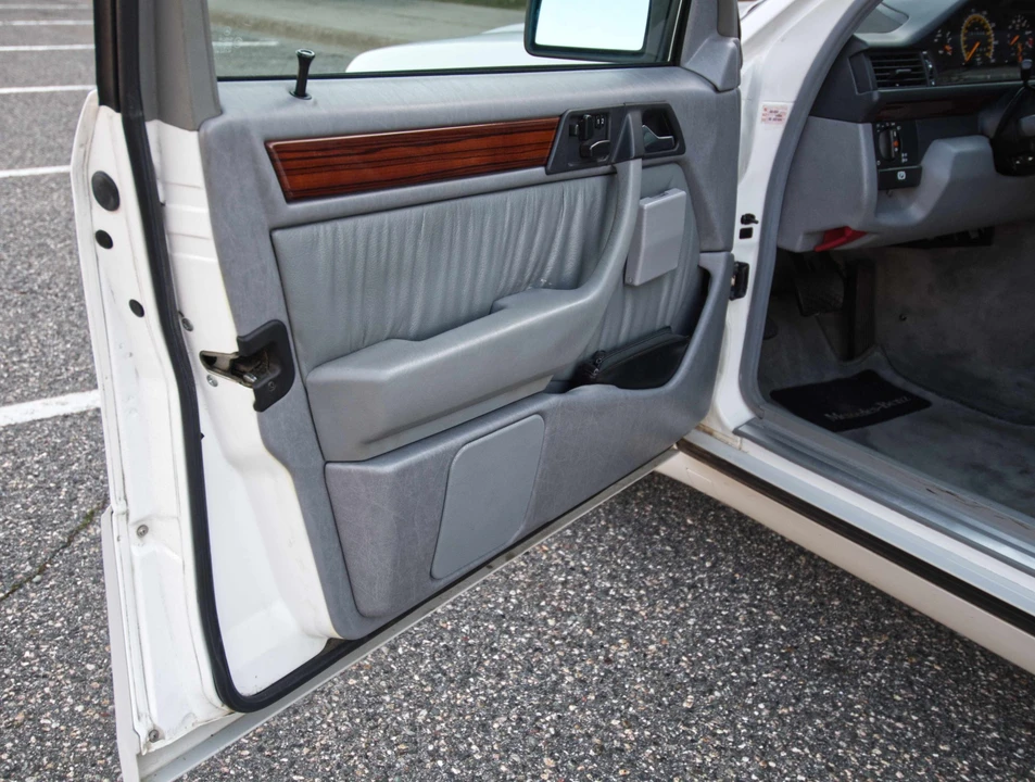 1994 Mercedes-Benz W124 E-Class - Image 24 of 31