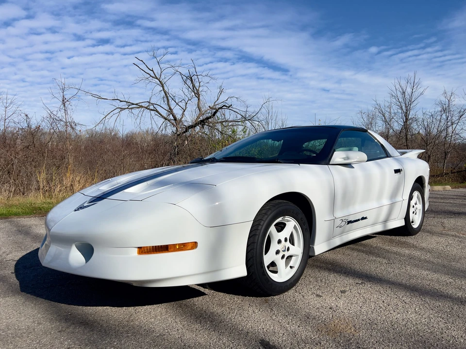 1994 Pontiac Firebird Trans Am 4th Gen - Image 7 of 31