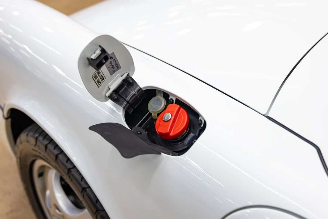 1994 Porsche 964 Carrera - Image 29 of 31