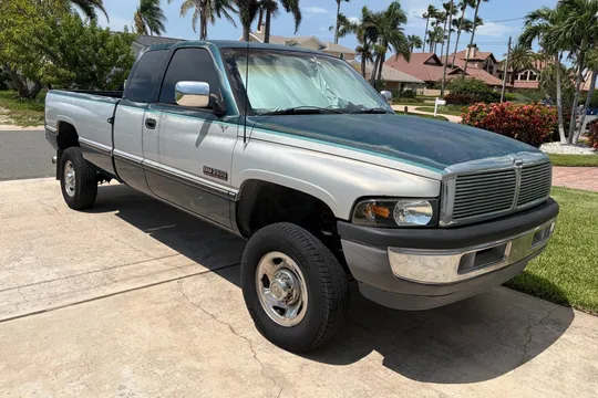 1995 Dodge Ram 2500 Laramie SLT Club Cab Cummins 4×4