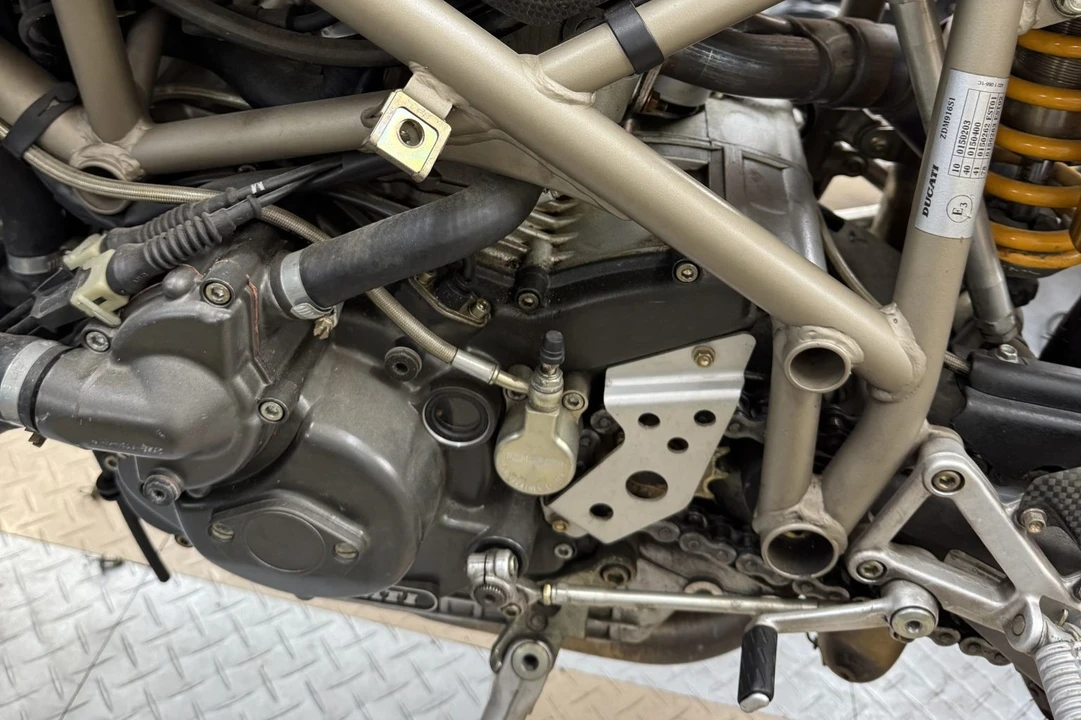 1995 Ducati 916 - Image 5 of 6