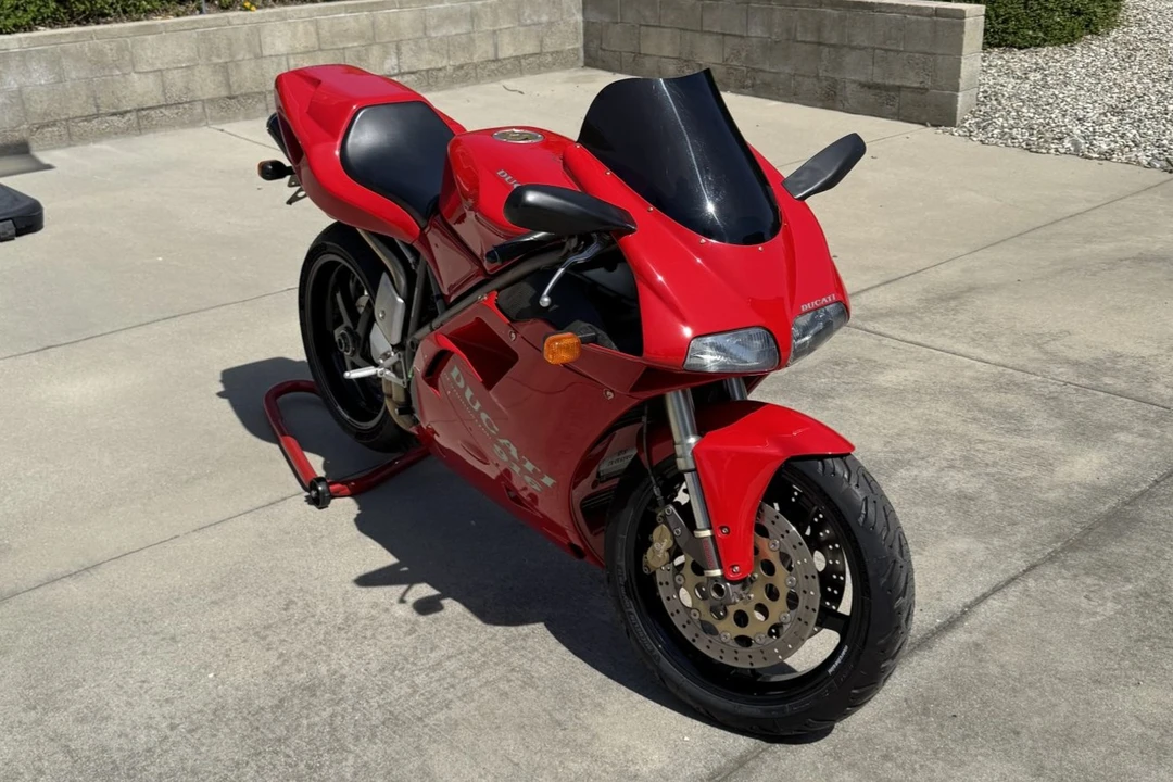 1995 Ducati 916 - Image 2 of 6