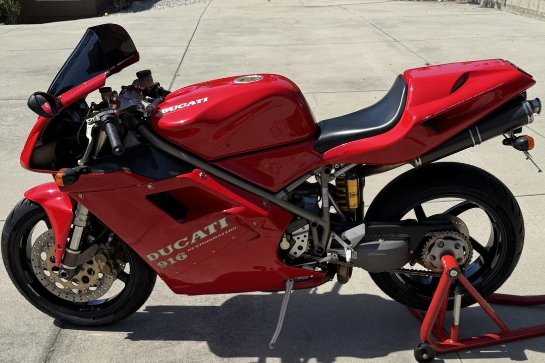 1995 Ducati 916 - Image 3 of 6