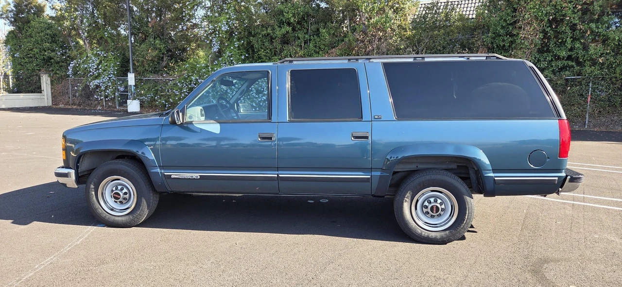 1995 GMC Suburban 7th Gen - Image 6 of 31