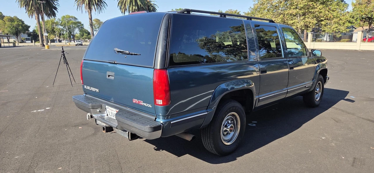 1995 GMC Suburban 7th Gen - Image 10 of 31