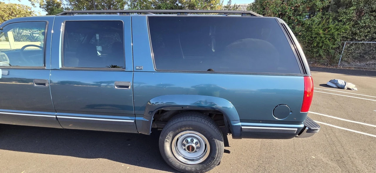 1995 GMC Suburban 7th Gen - Image 20 of 31