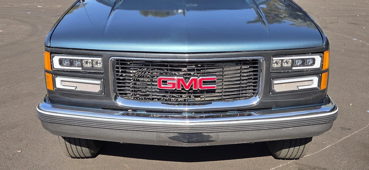 1995 GMC Suburban 7th Gen - Image 26 of 31