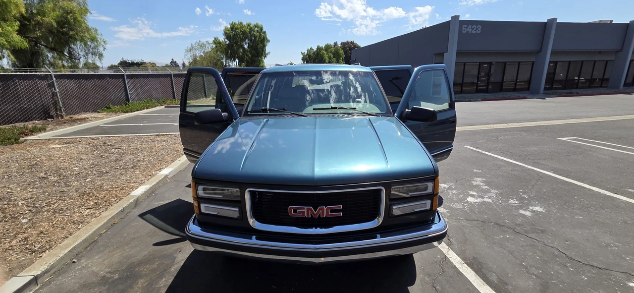1995 GMC Suburban 7th Gen - Image 29 of 31