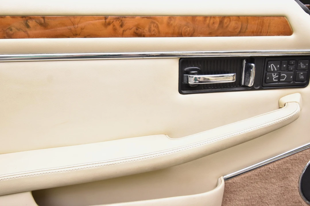 1995 Jaguar XJS Convertible - Image 27 of 31
