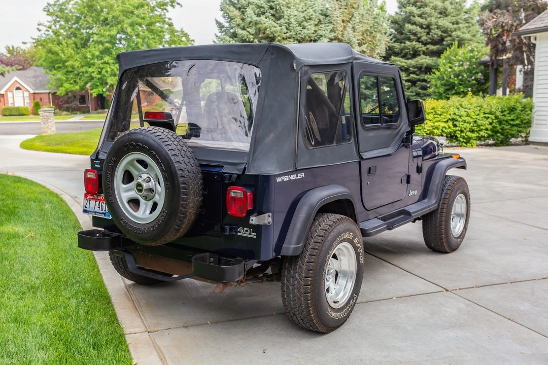 1995 Jeep YJ Wrangler - Image 7 of 31