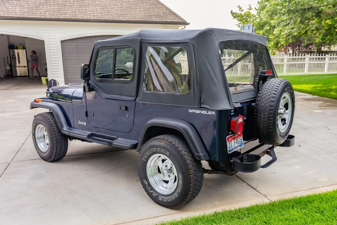 1995 Jeep YJ Wrangler - Image 5 of 31