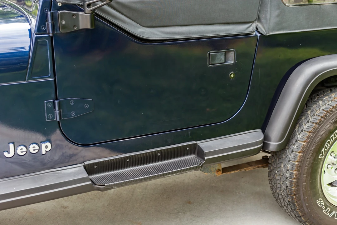 1995 Jeep YJ Wrangler - Image 19 of 31
