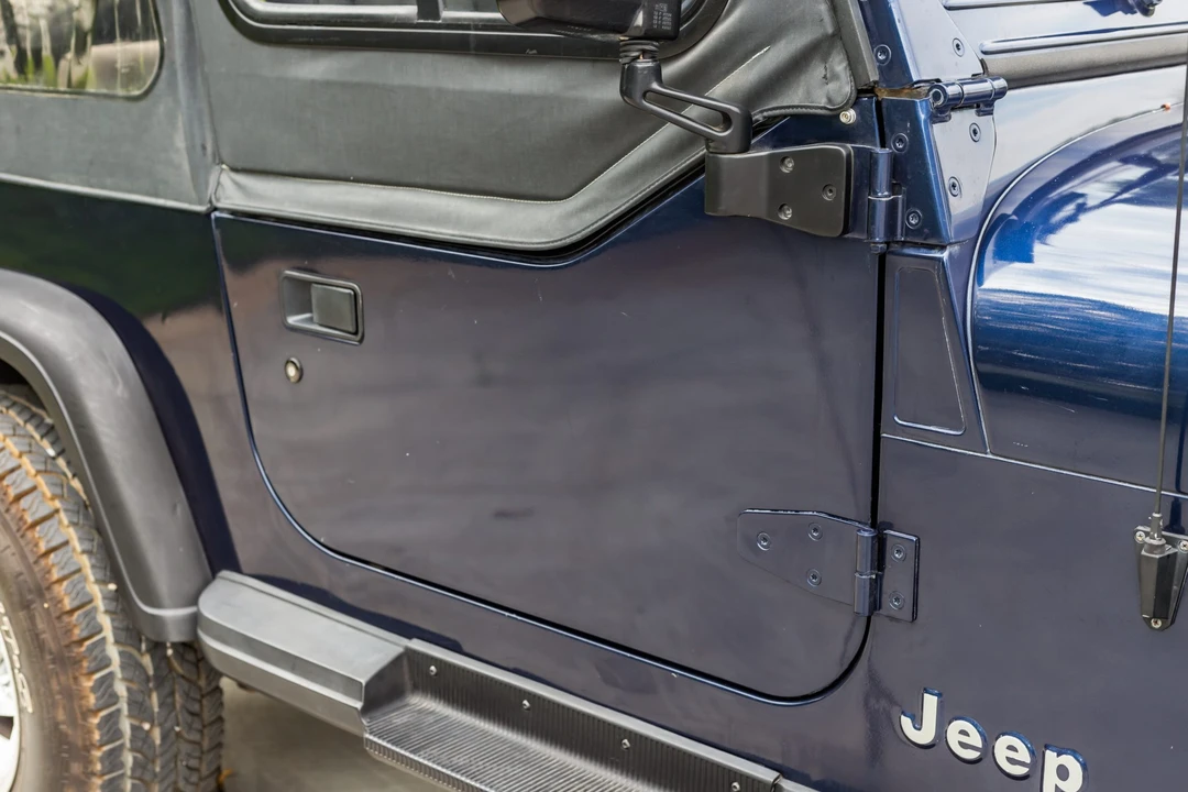 1995 Jeep YJ Wrangler - Image 24 of 31