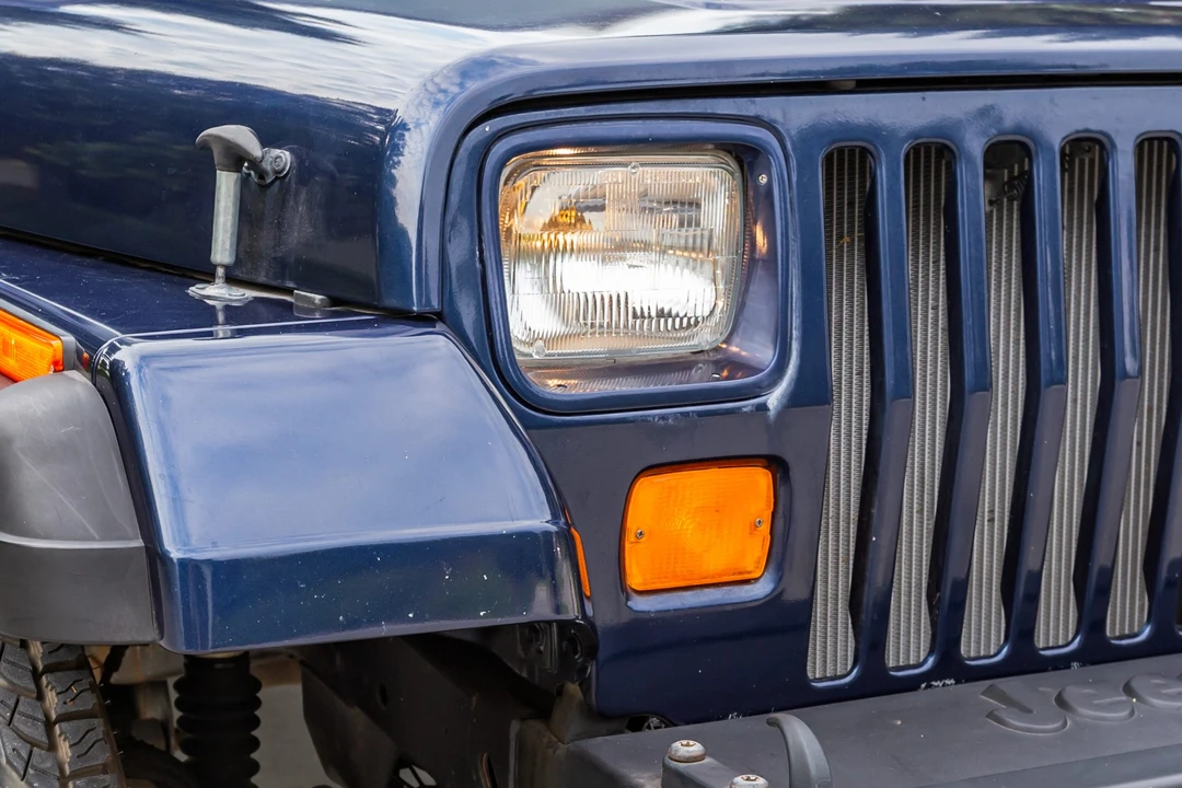1995 Jeep YJ Wrangler - Image 28 of 31