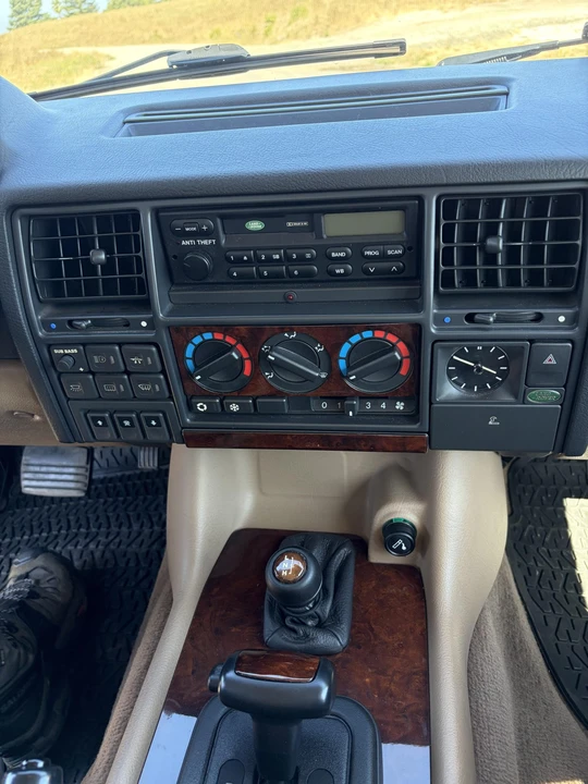 1995 Land Rover Range Rover Classic - Image 25 of 31