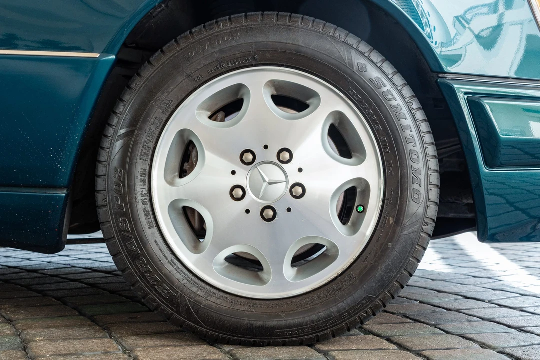 1995 Mercedes-Benz W124 E-Class - Image 28 of 31