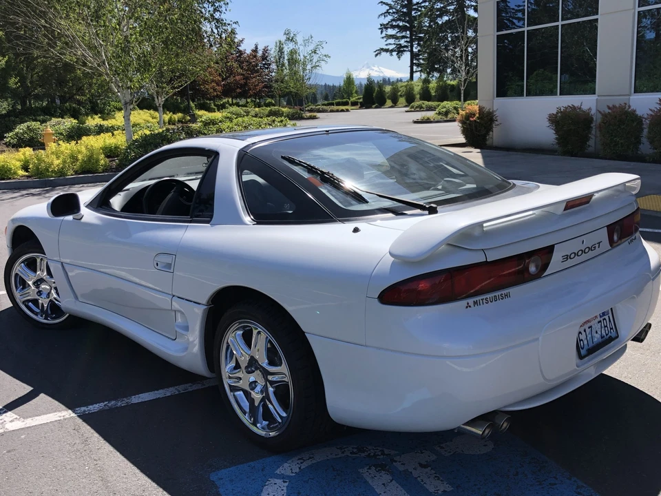 1995 Mitsubishi 3000GT Series 2 - Image 13 of 31