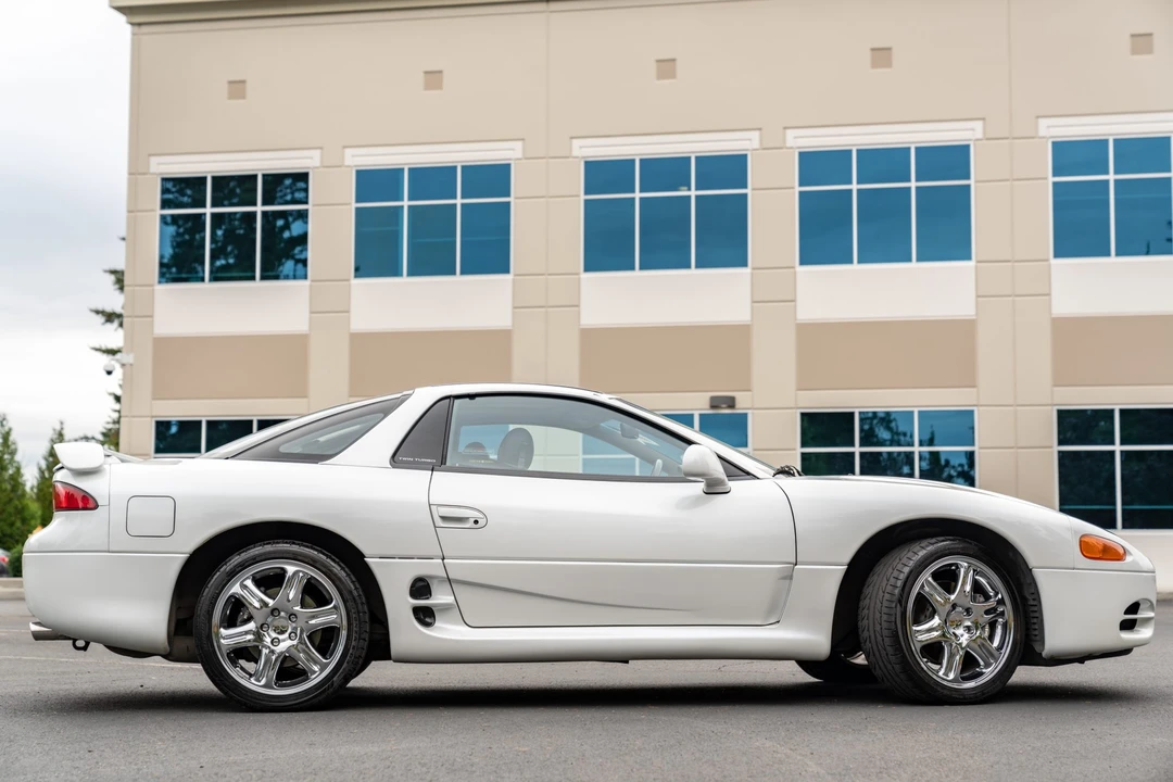 1995 Mitsubishi 3000GT Series 2 - Image 8 of 31