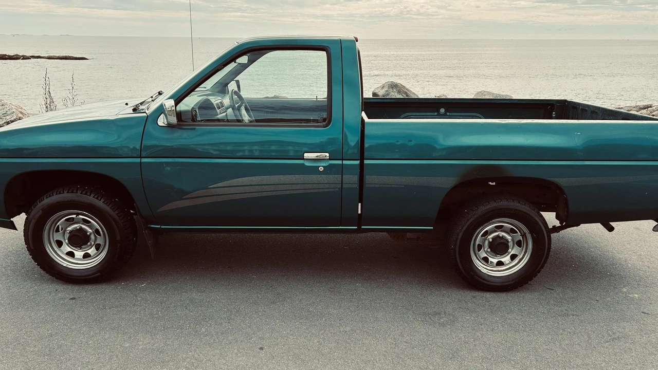1995 Nissan - Image 7 of 31