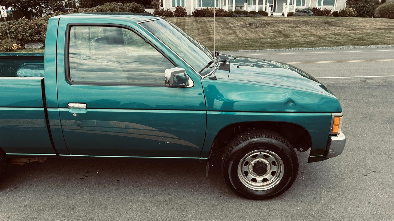 1995 Nissan - Image 19 of 31